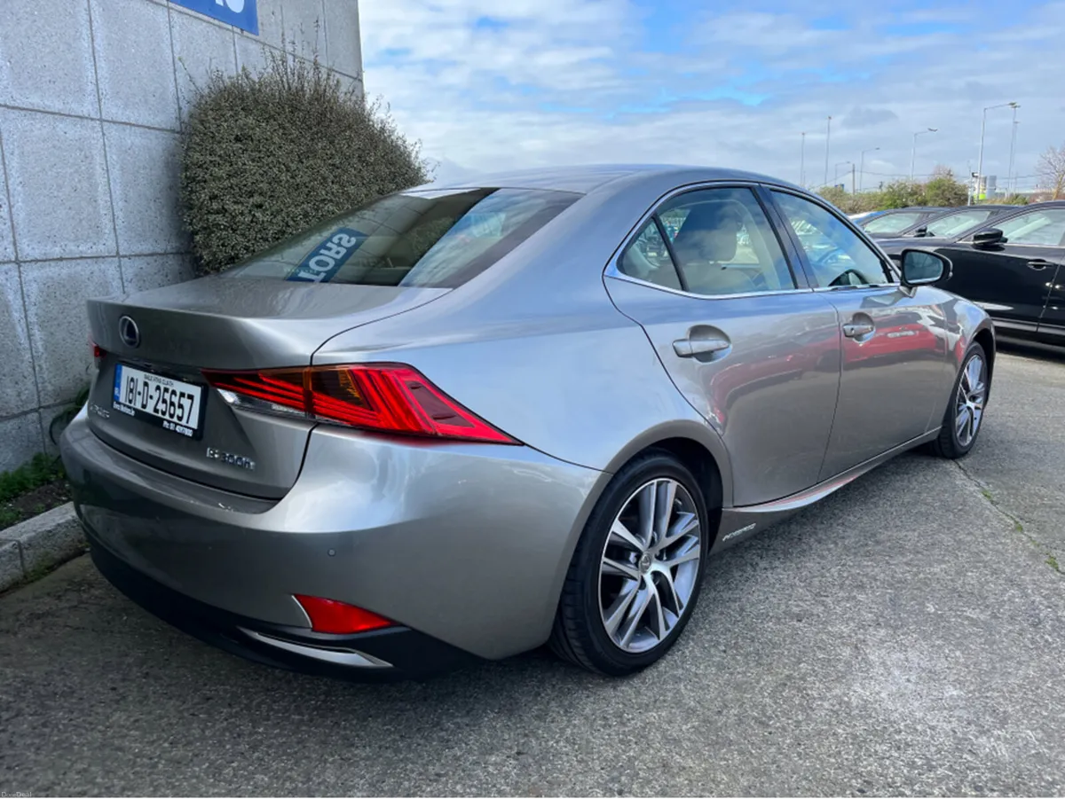 Lexus IS LUXURY AUTOMATIC HYBRID 2.5 PETROL //FULL - Image 4