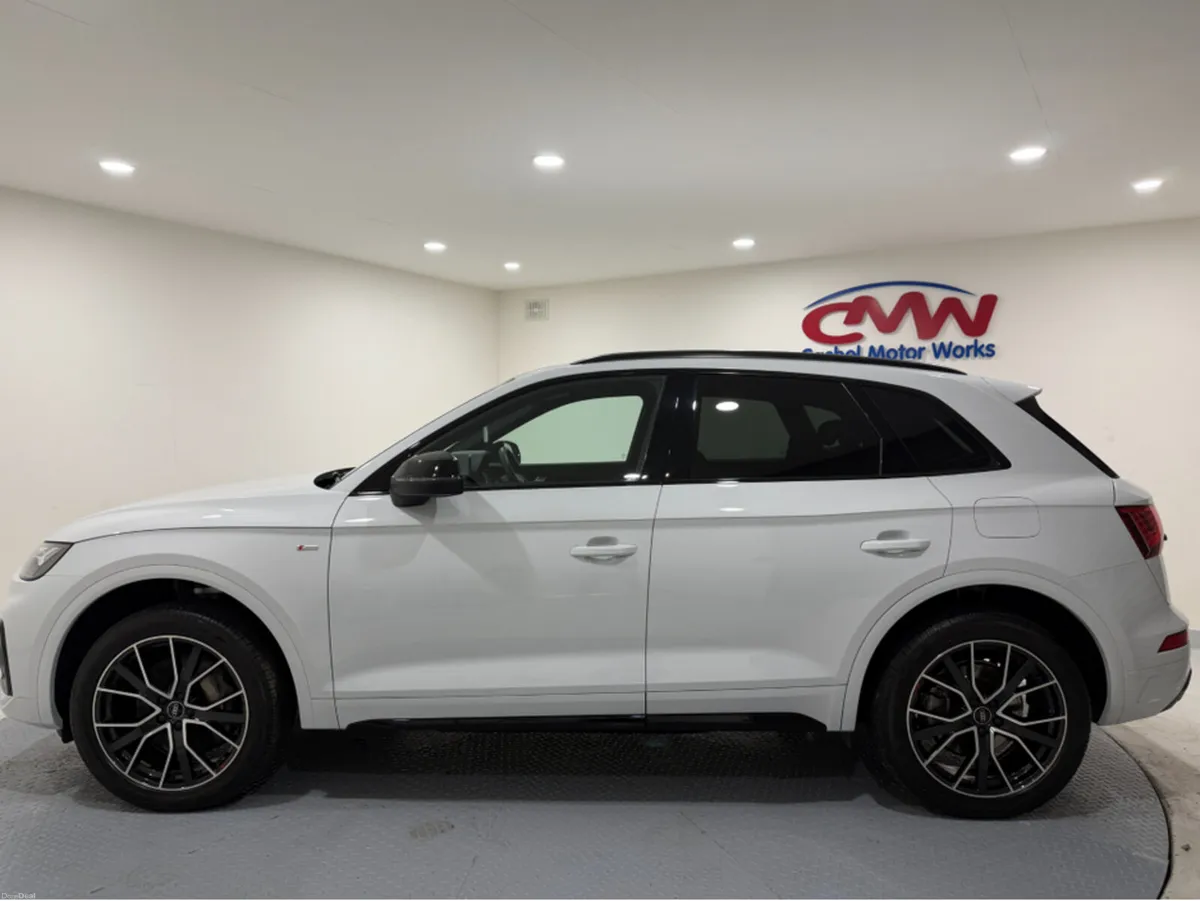 Audi Q5 BLACK EDITION S LINE 50 TFSI E QUATTRO**SA - Image 4