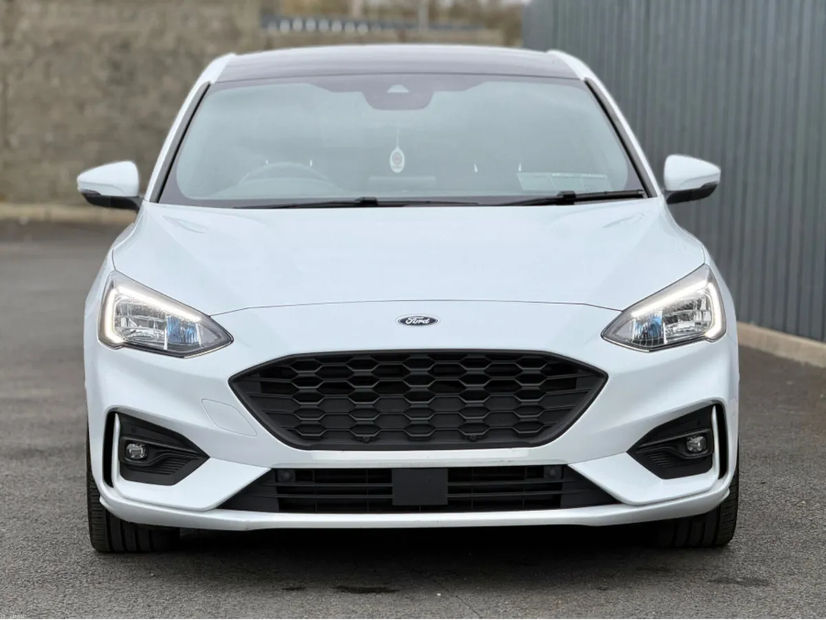 Ford Focus ST LINE - ELECTRIC SUNROOF - REVERSING - Image 4
