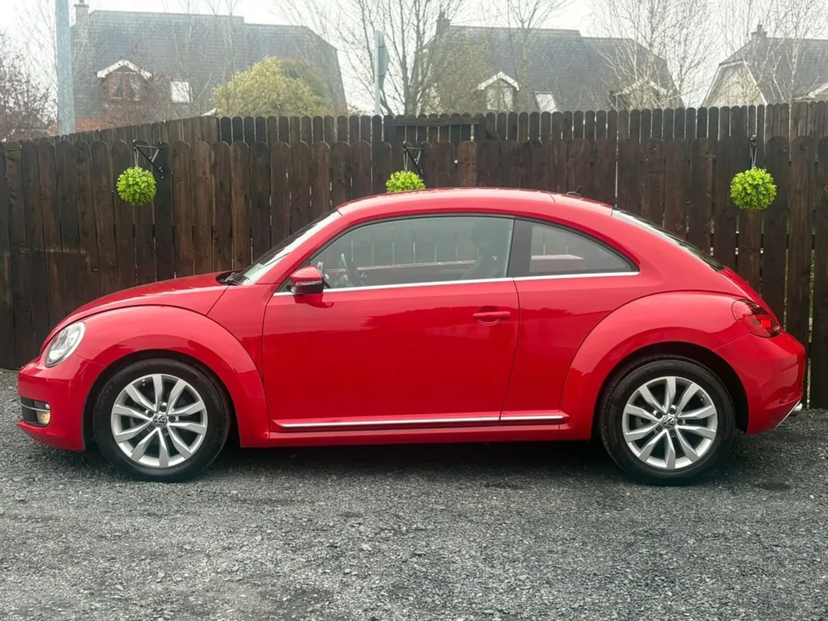 Volkswagen Beetle AUTO - LOW KM - Image 4