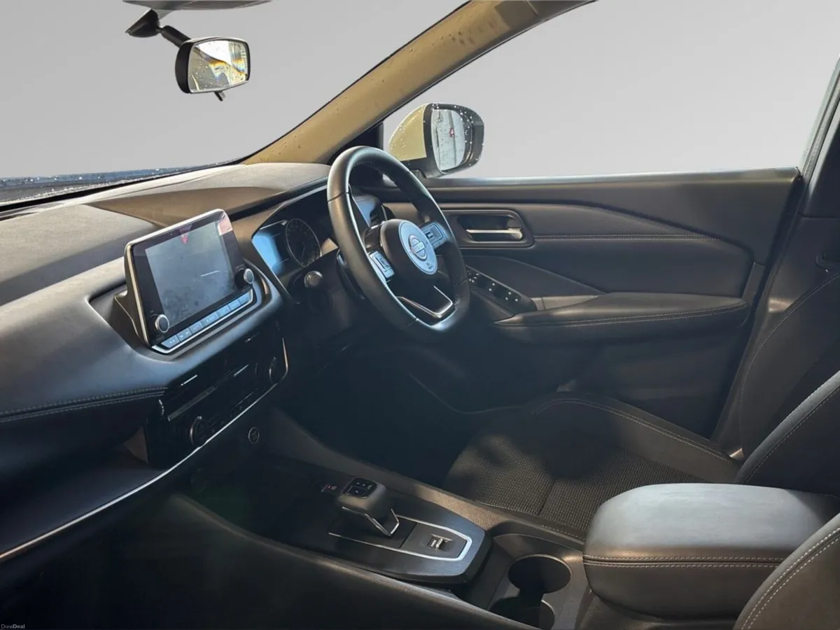 Nissan Qashqai 1.3 PET MILD HYBRID SV CVT - Image 4