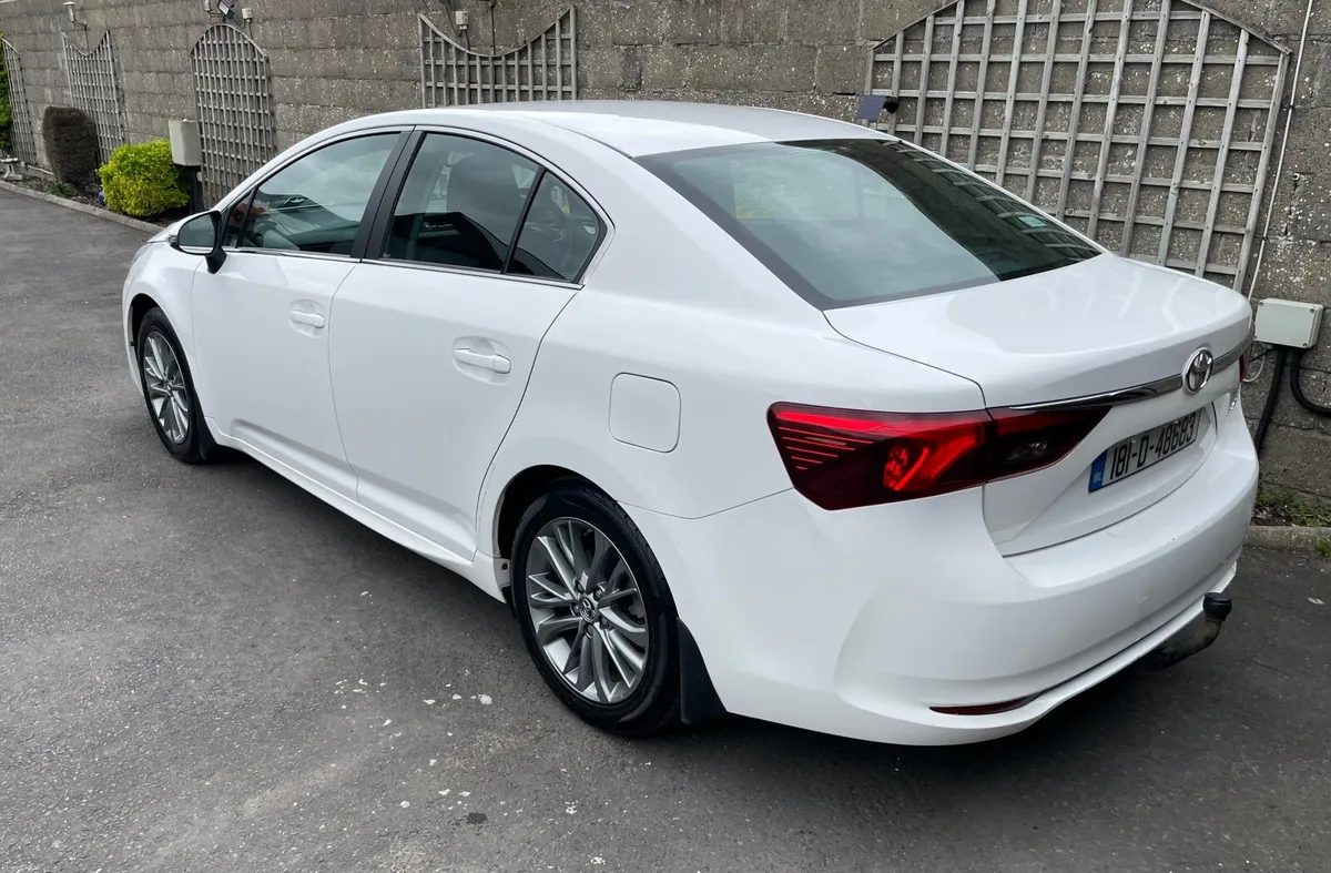 Toyota Avensis 2018 - Image 2