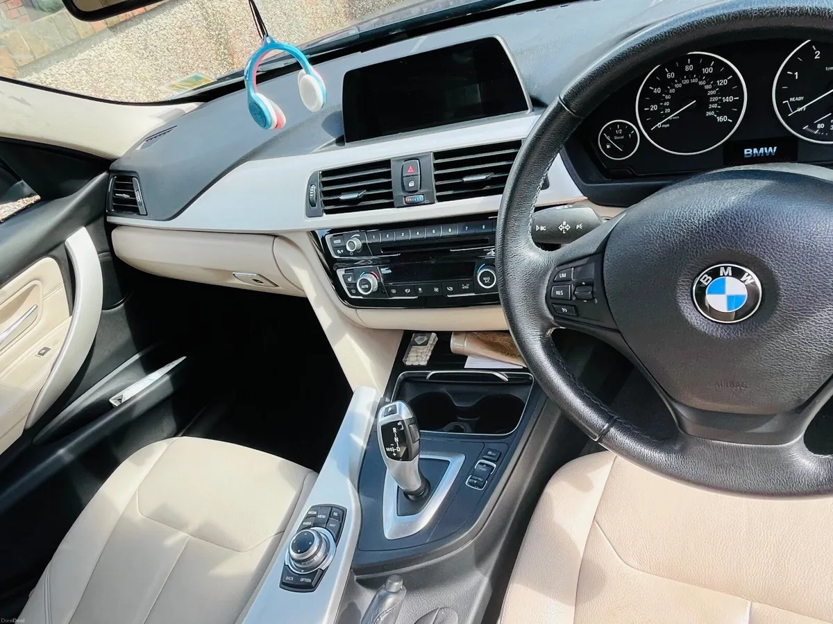 BMW 3-Series 2017 - Image 4