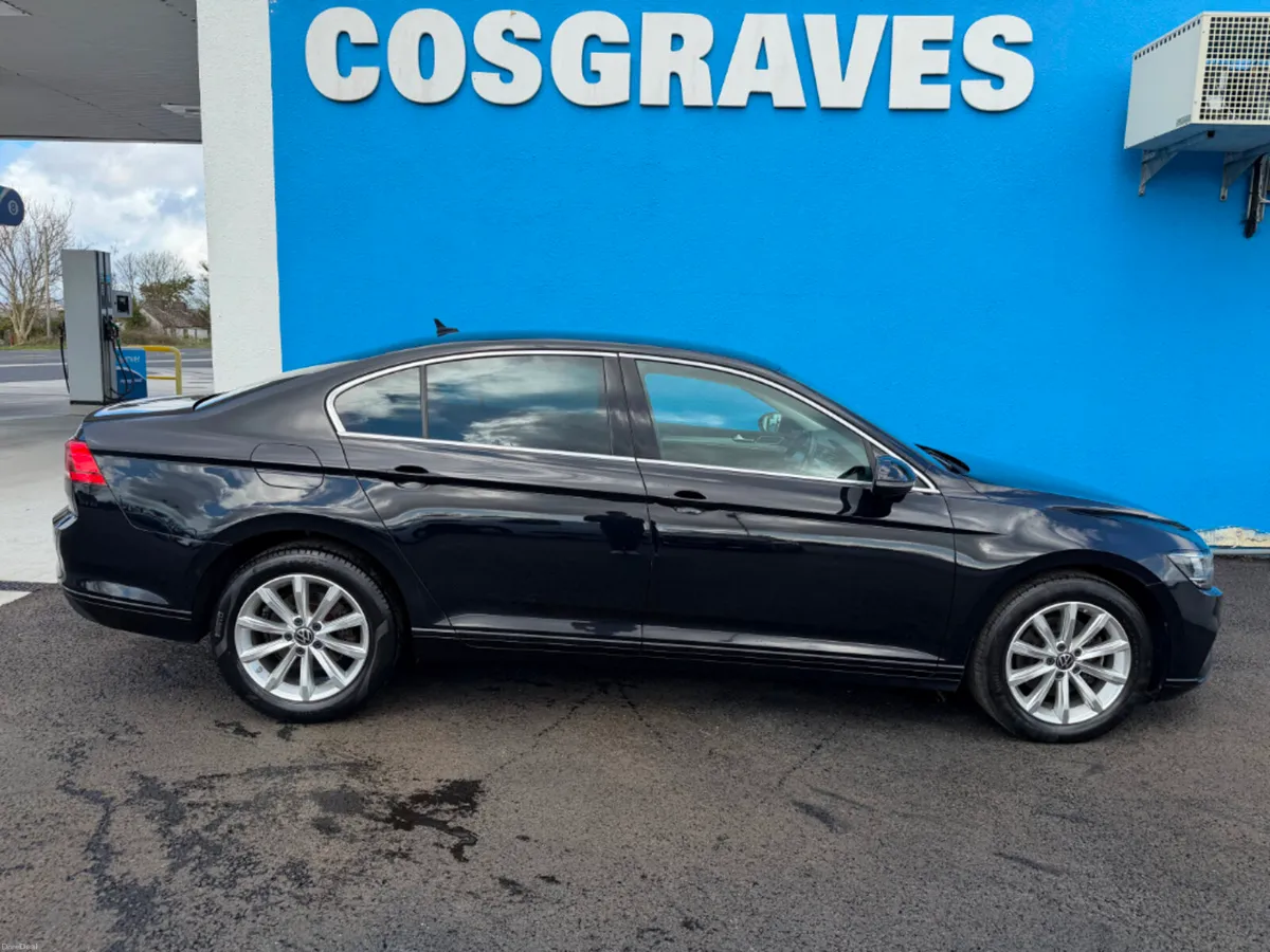 Volkswagen Passat Business 2.0tdi M6F 150 * APPLE - Image 2
