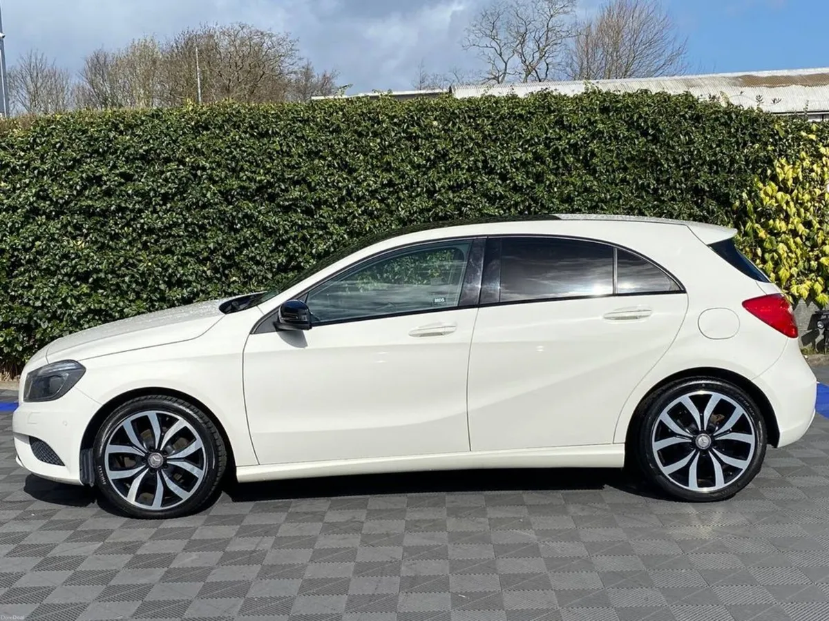 Mercedes-Benz A-Class A180 EXCLUSIVE 1.6 AUTO ** H - Image 4