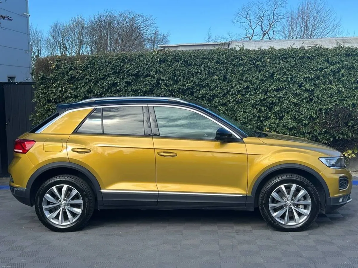 Volkswagen T-Roc DESIGN 2.0 TDI // VERY LOW MILEAG - Image 2