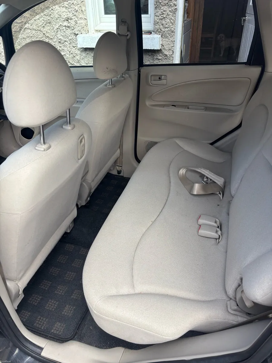 2007 Mitsubishi Colt - Image 4