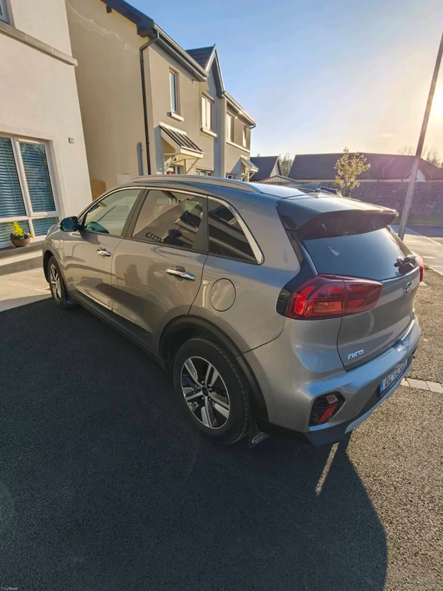 Kia niro plug in hybrid - Image 2