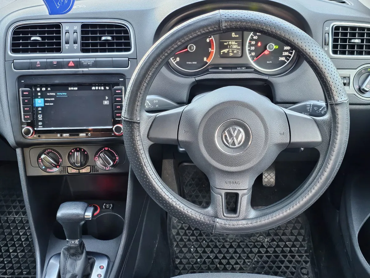 Volkswagen Polo 2010 automatic low miles €4990 - Image 2