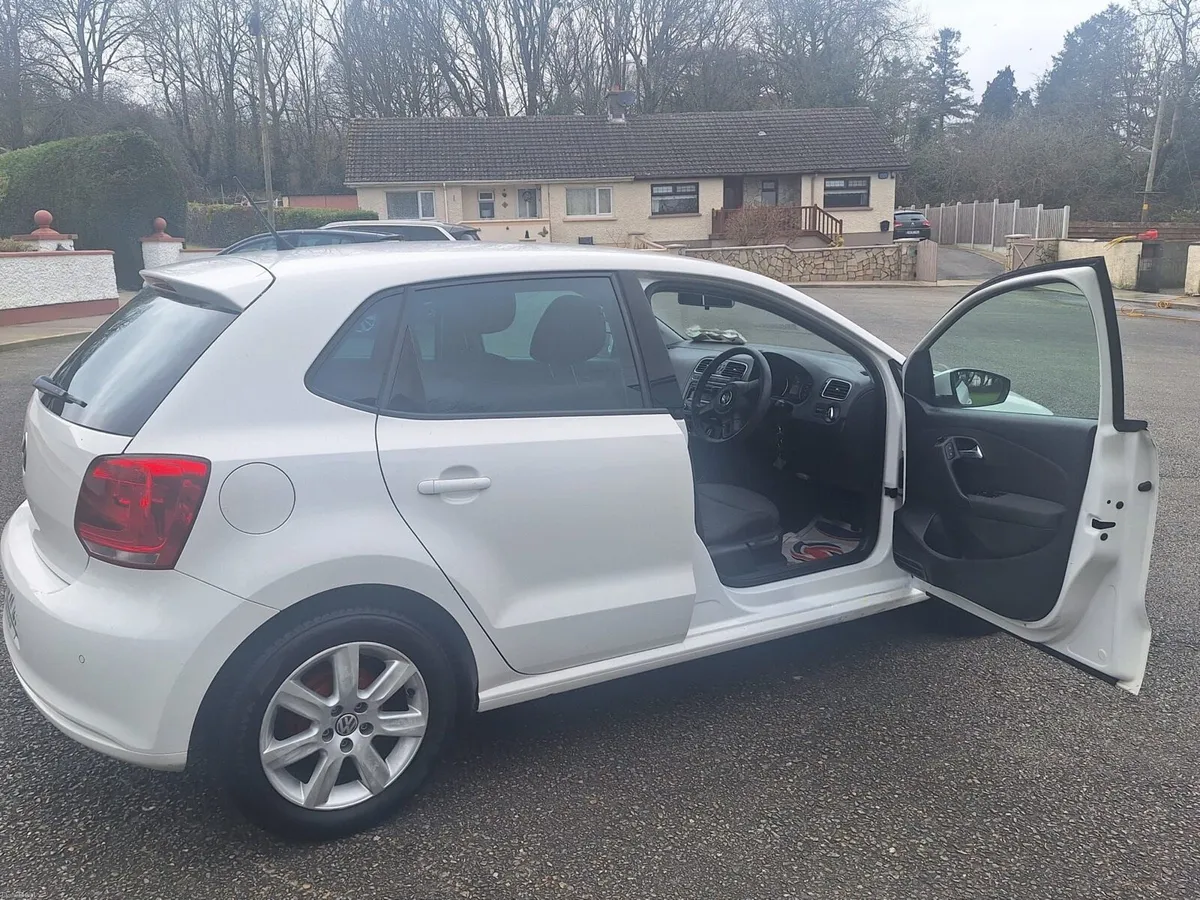 Volkswagen polo - Image 2