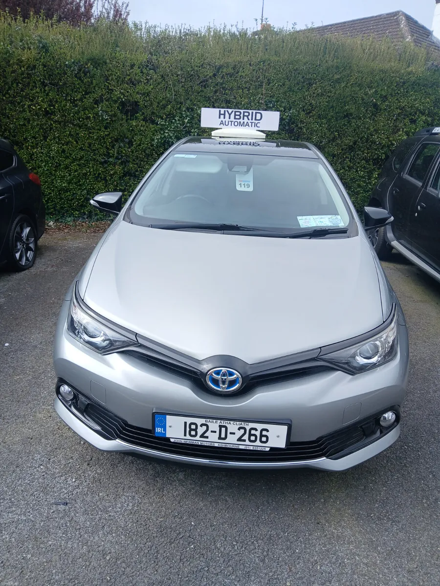 Toyota Auris hybrid automatic 2018 low mileage - Image 4