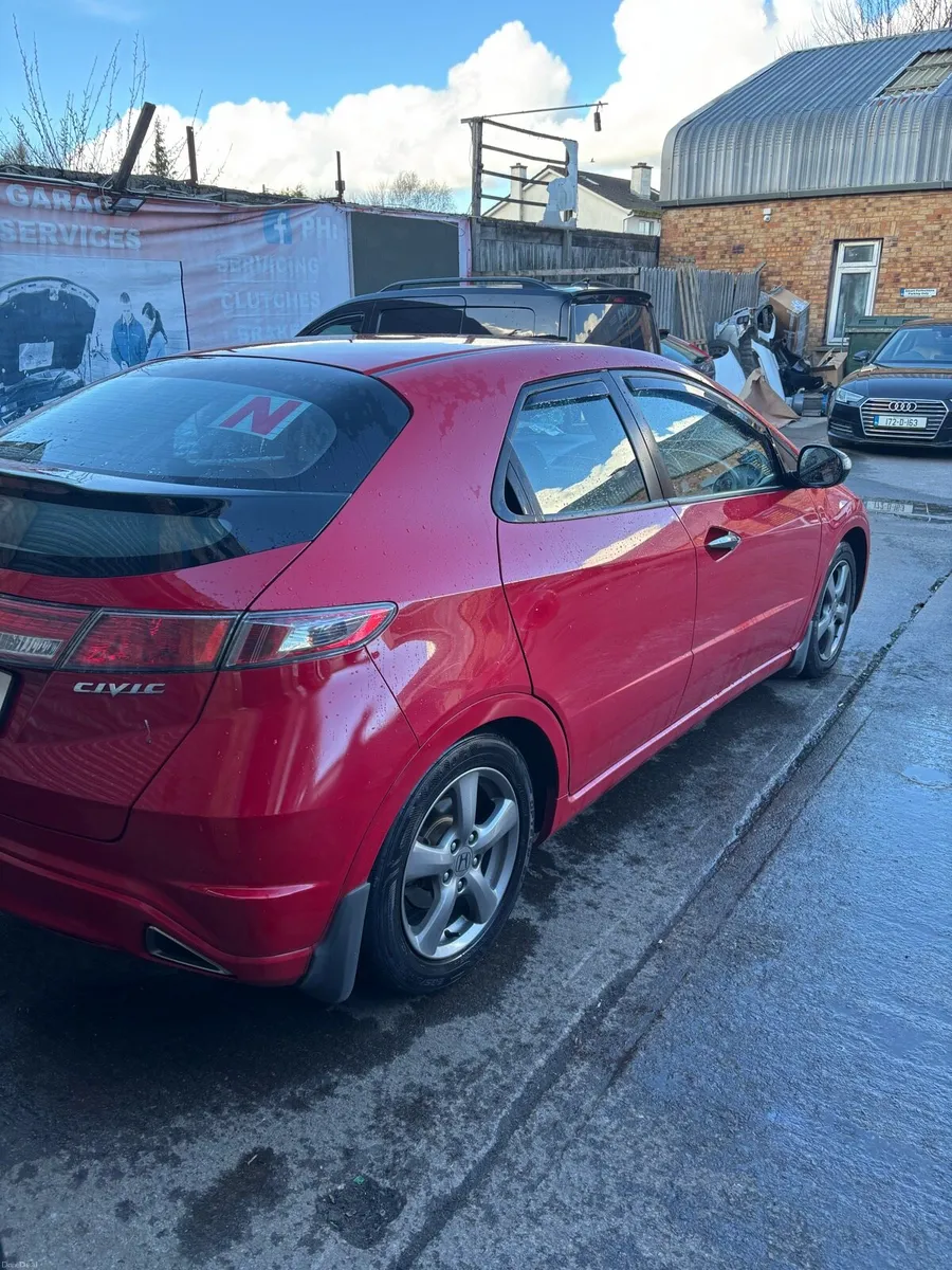 Honda civic - Image 2