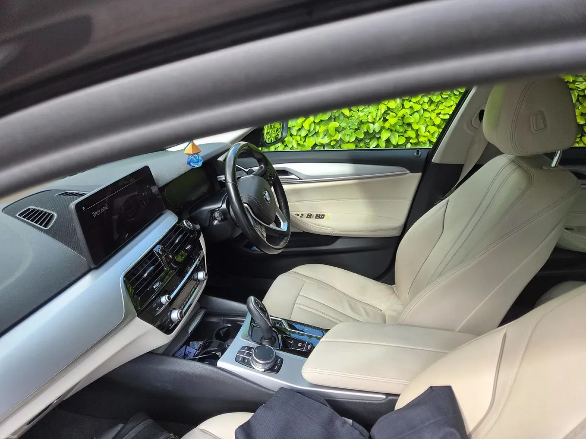 BMW 5-Series 2021 - Image 3