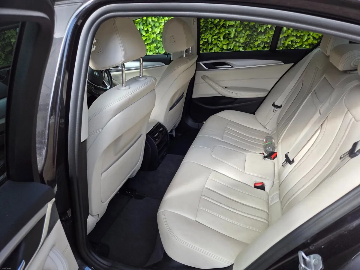 BMW 5-Series 2021 - Image 4