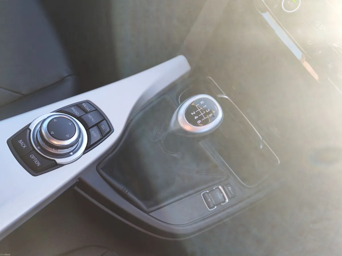 BMW 3-Series 2017 - Image 1