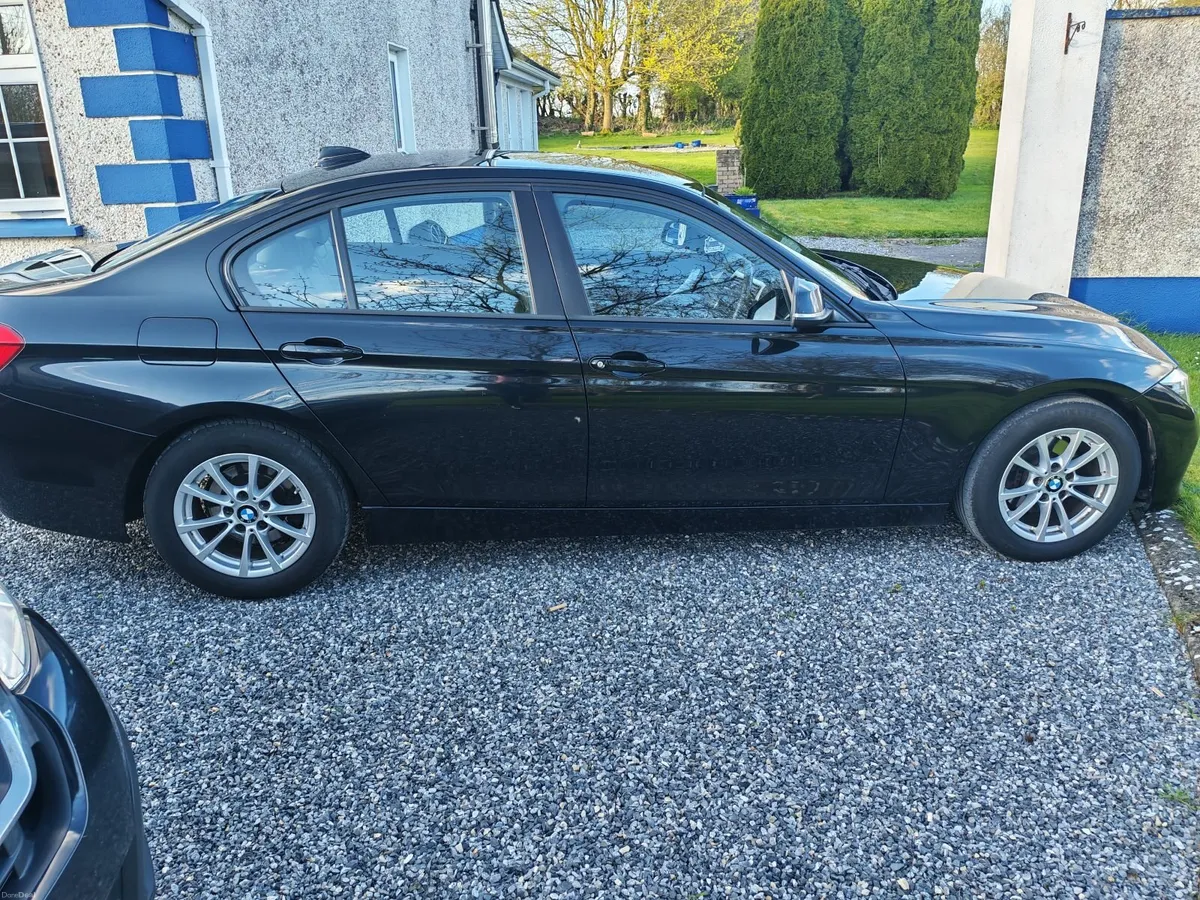 BMW 3-Series 2017 - Image 3