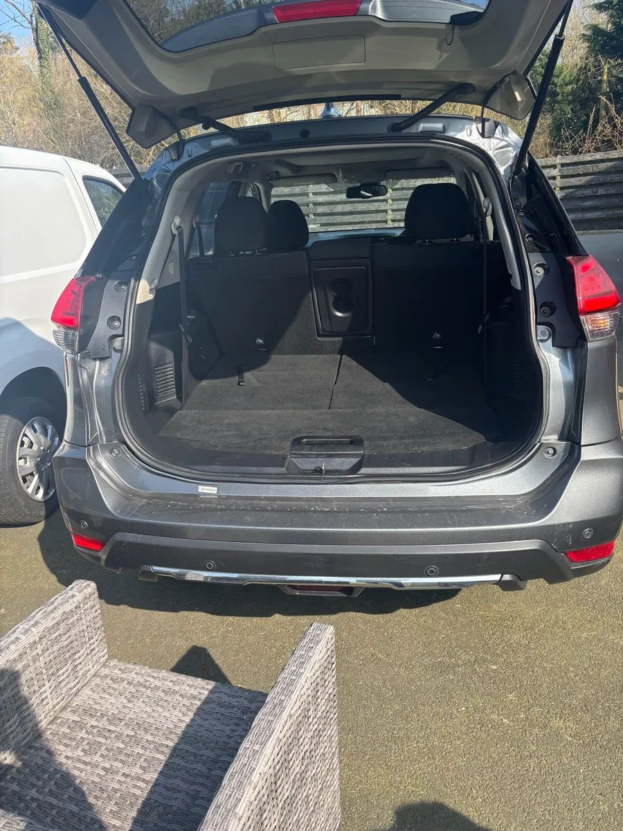 2018 Nissan trail 7 seater. - Image 4