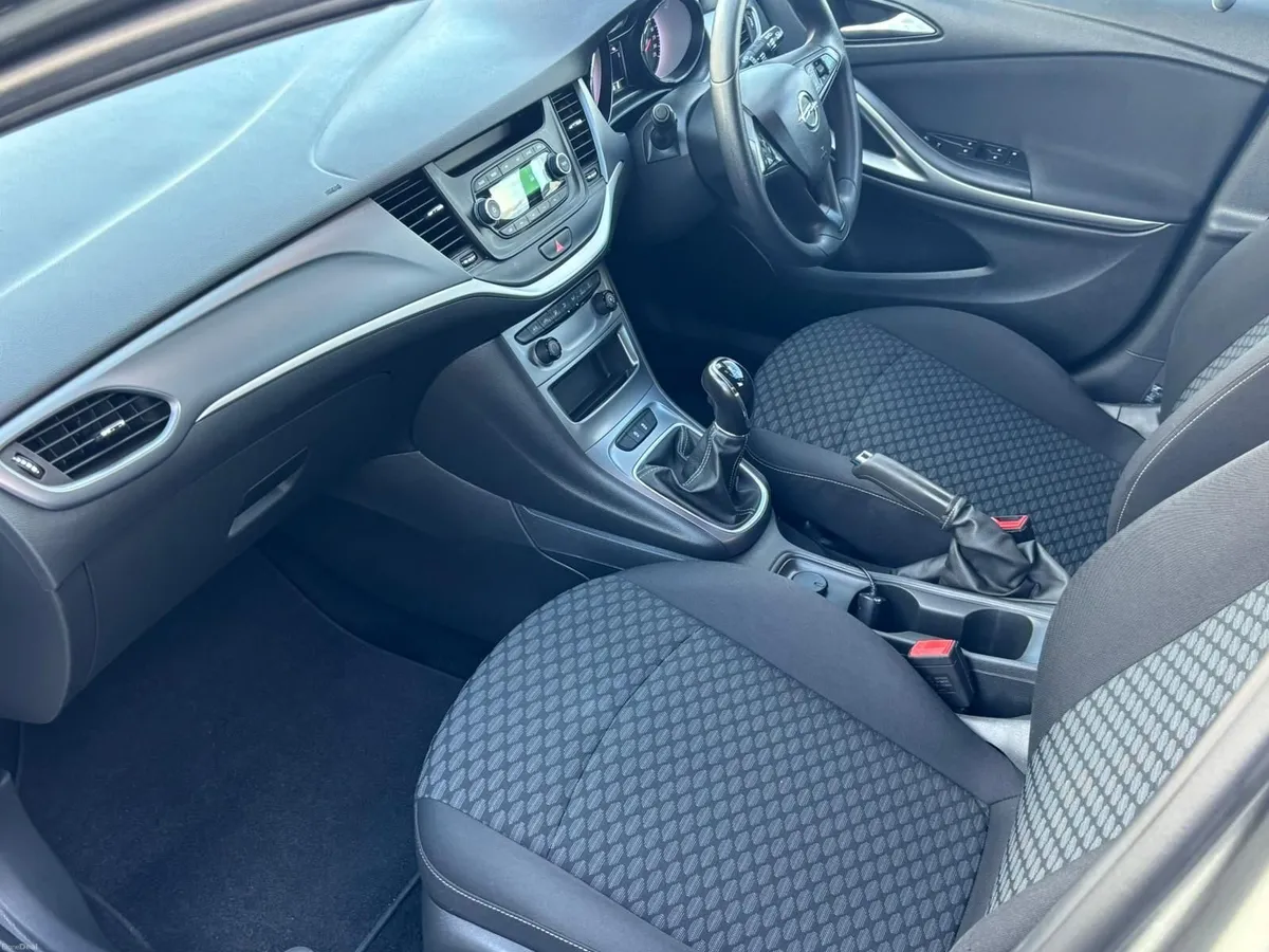 Opel Astra 2019 - Image 4