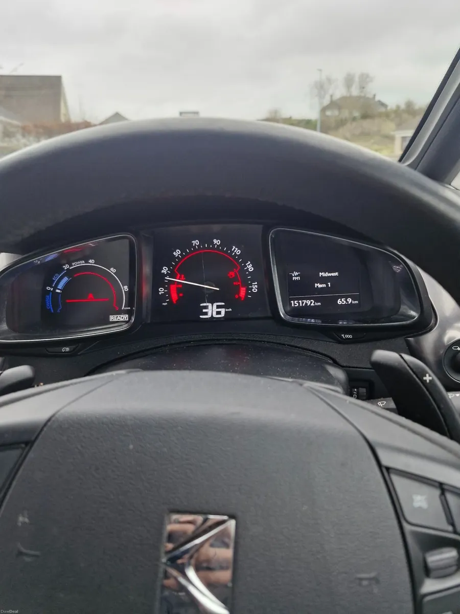 Citroen DS 5 2013 automatic hibrid - Image 3