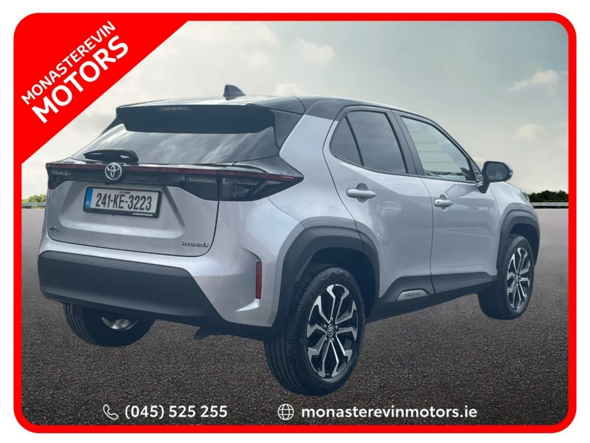 Toyota Yaris CROSS LUNA SPORT 4DR AUTO - Image 2
