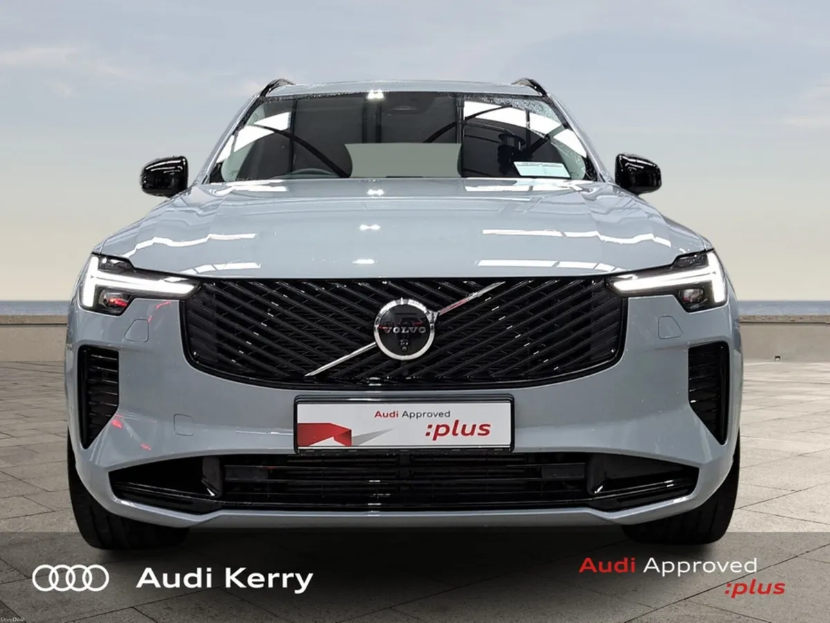 Volvo XC90 T8 PLUS AWD PHEV WITH HARMON KARDON SOU - Image 2