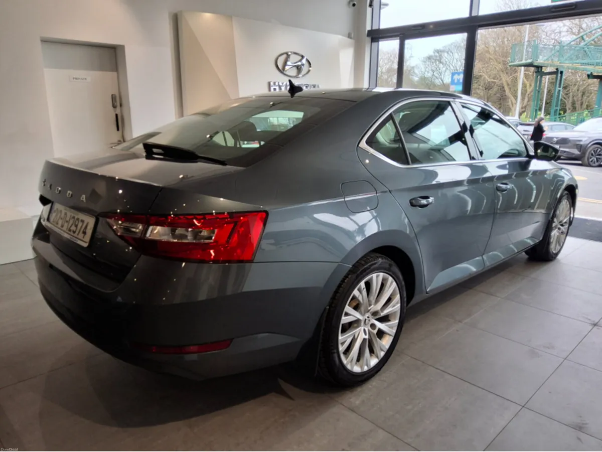 Skoda Superb STYLE 1.5 TSI - Only 21,000 Km - Leat - Image 2
