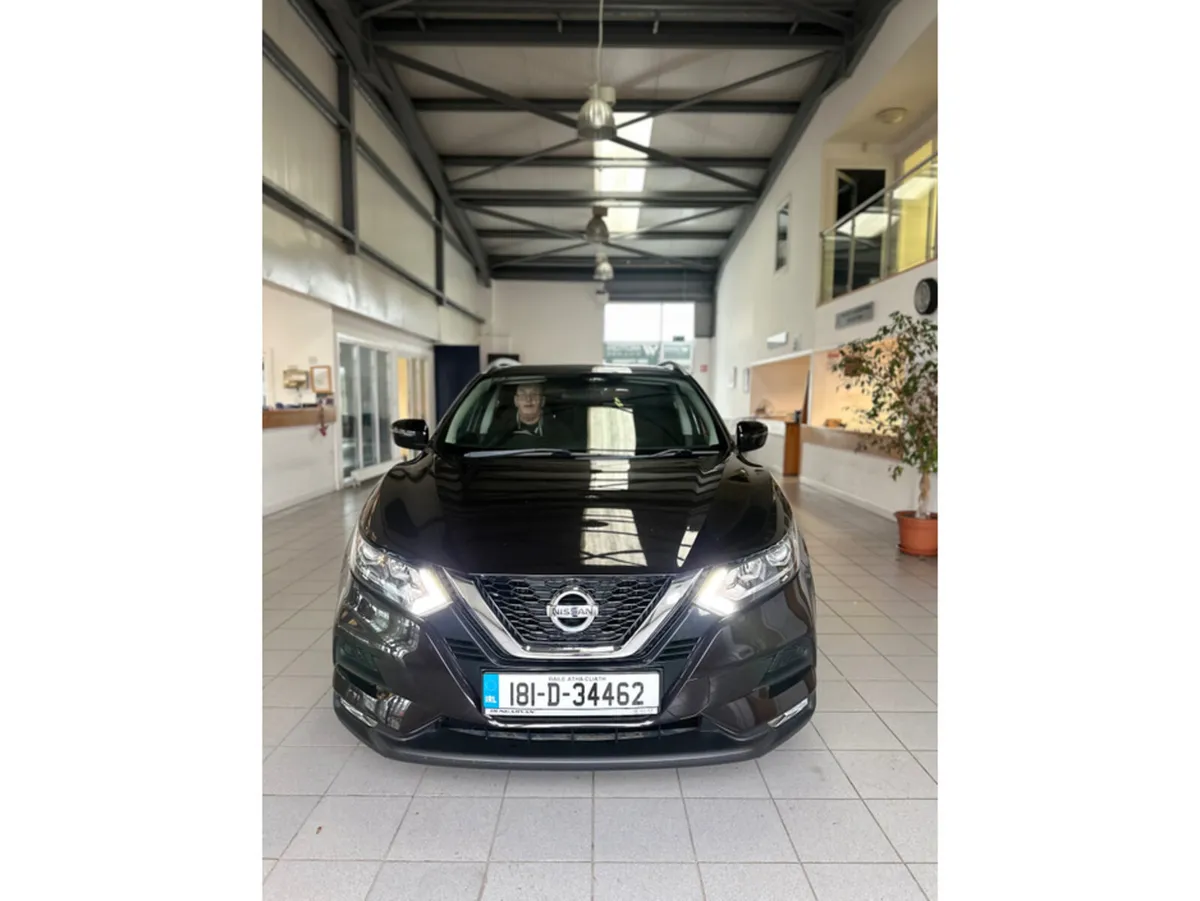 Nissan Qashqai 1.2 SV 18 4DR - Image 2