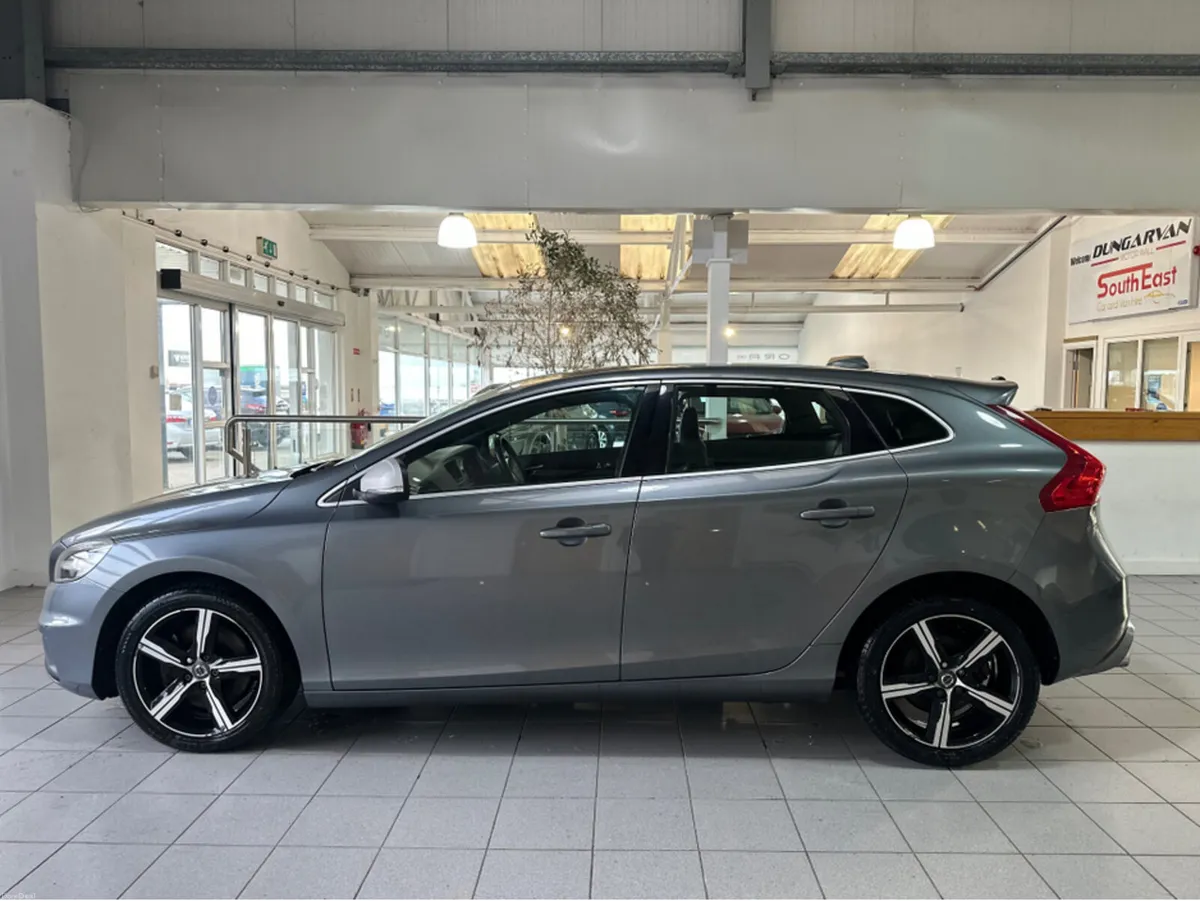 Volvo V40 2.0 D4 R-DESIGN 190BHP 5DR 40 SERIES - Image 3