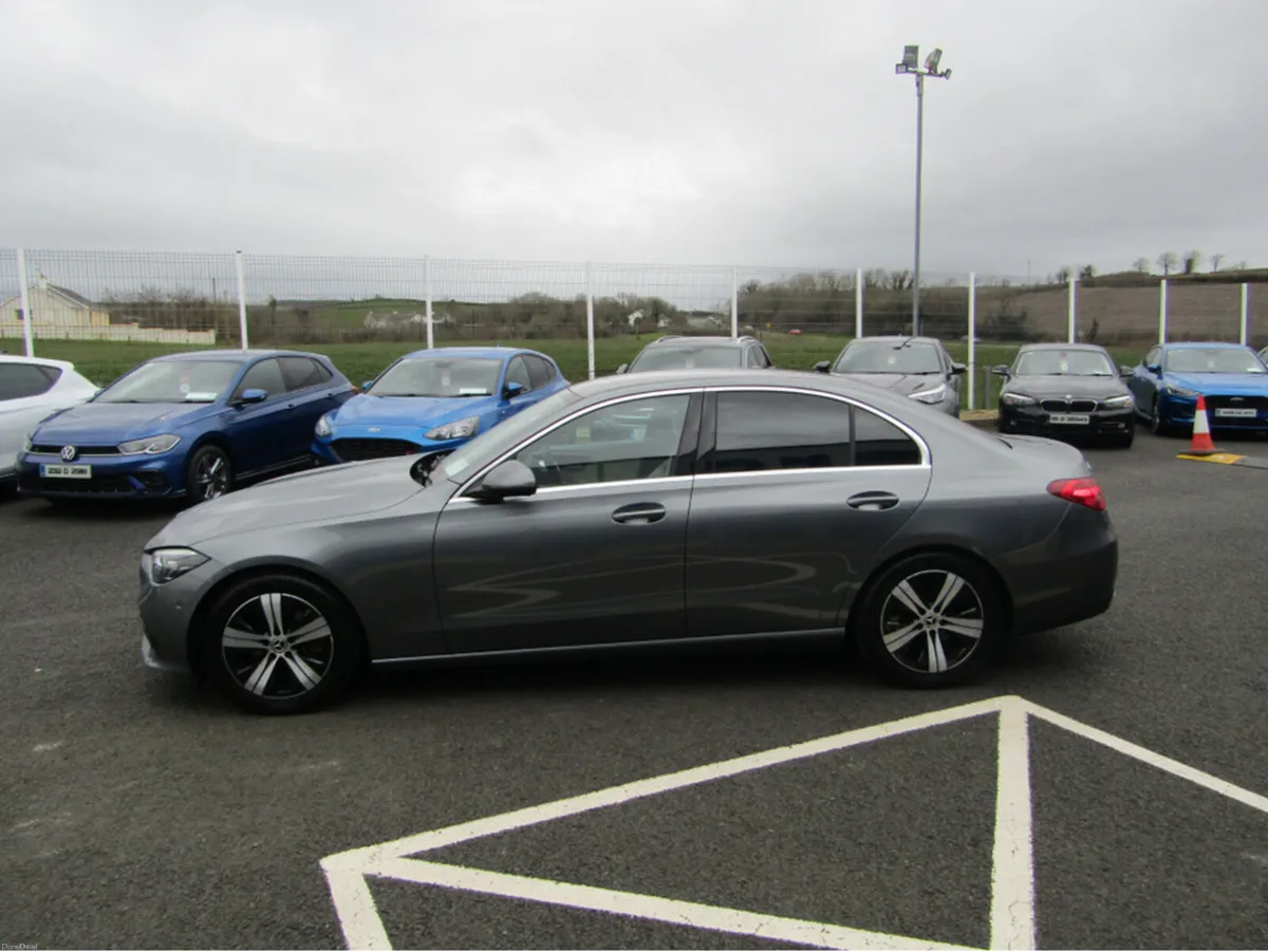 Mercedes-Benz C-Class C 200 D AUTO 4DR - Image 6