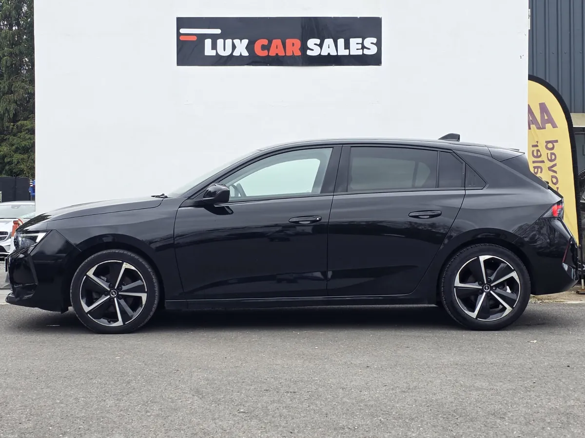 Opel Astra 2024 1.2 PETROL ELEGANCE MODEL - Image 4