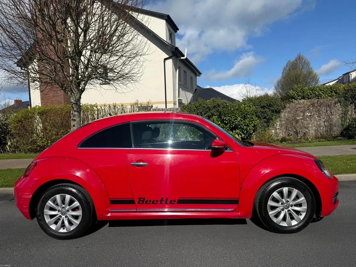 2013 Volkswagen Beetle - Image 5