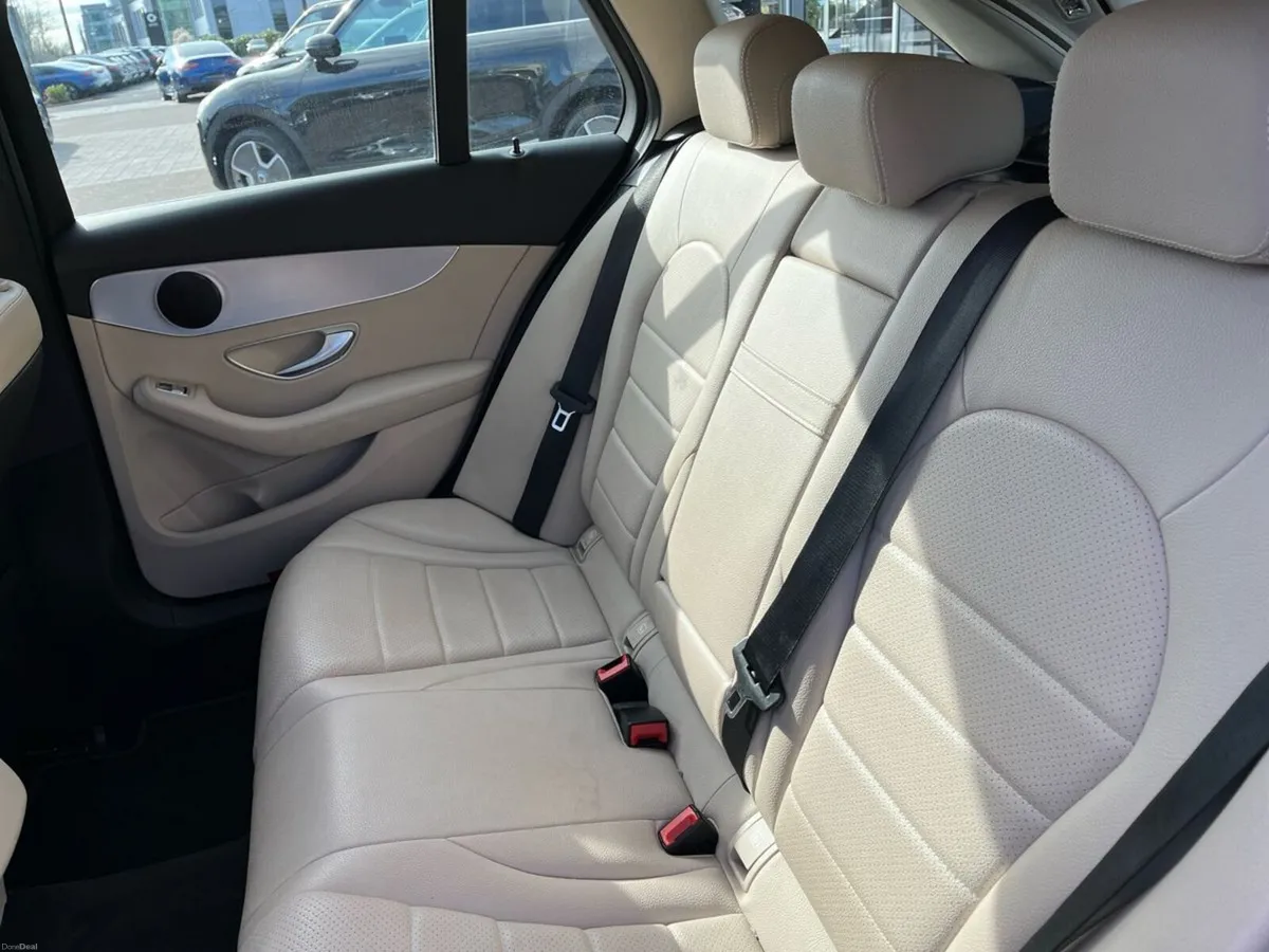 Mercedes-Benz C-Class C 200D Avantgarde Line Estat - Image 4