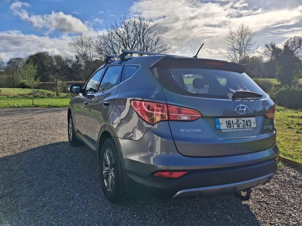 Hyundai Santa Fe 2016 - Image 2