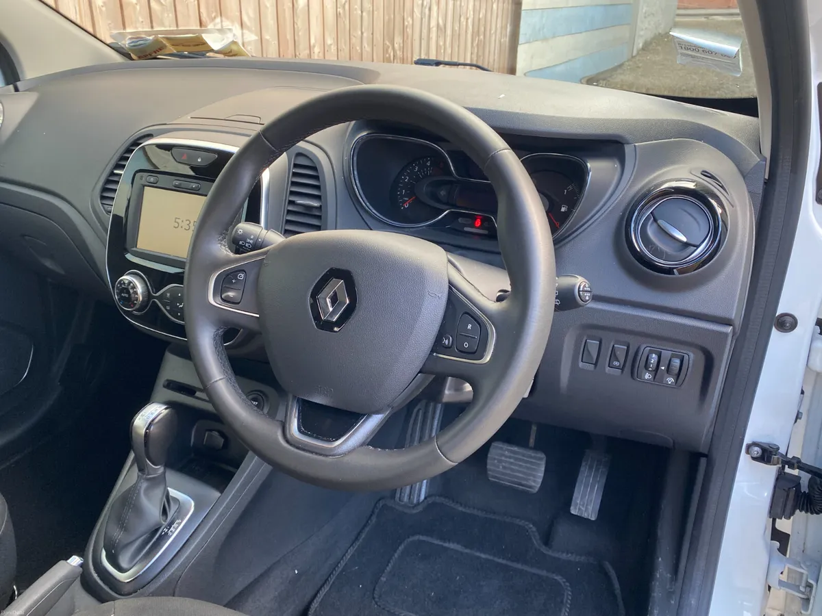 Renault Captur 2019 * LOW KM* - Image 2