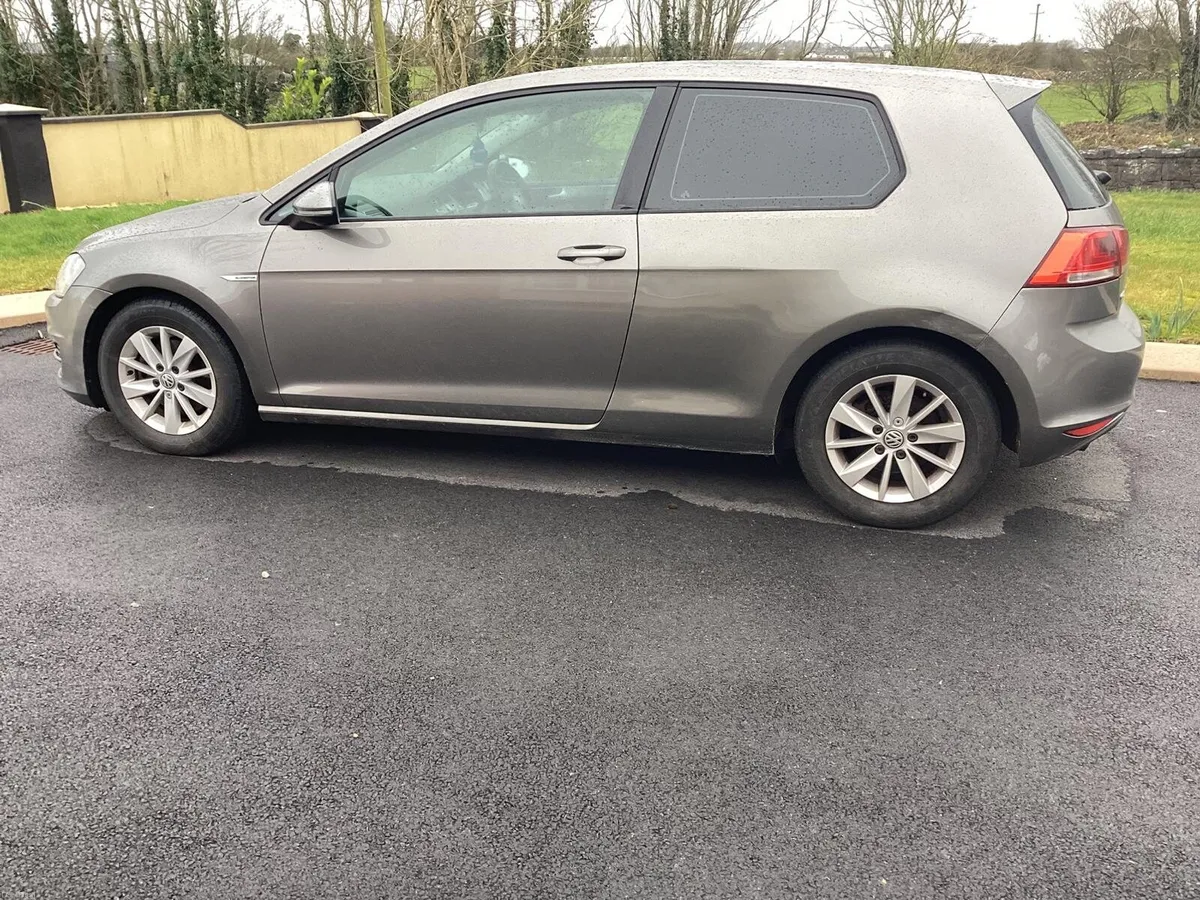 Volkswagen Golf Car - Image 3