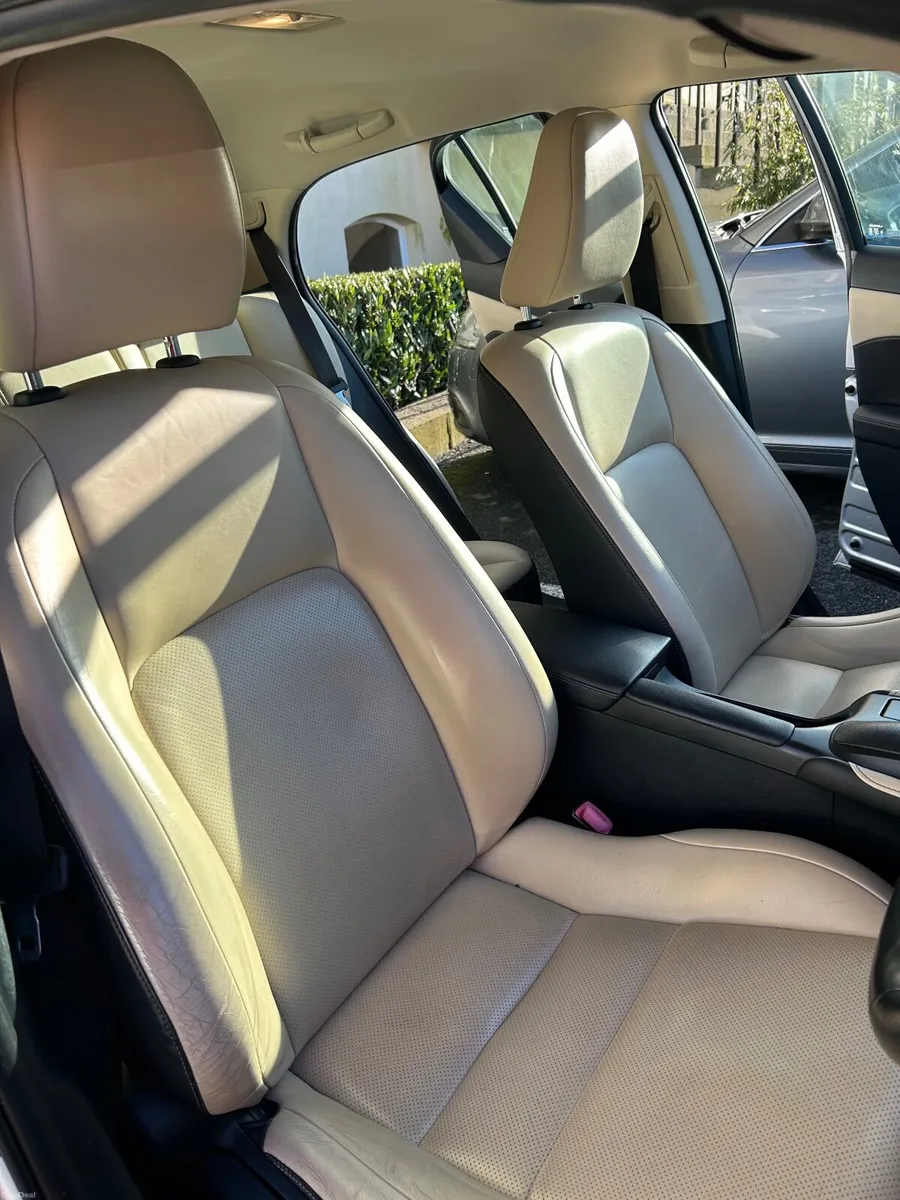 Lexus CT 2015 - Image 2