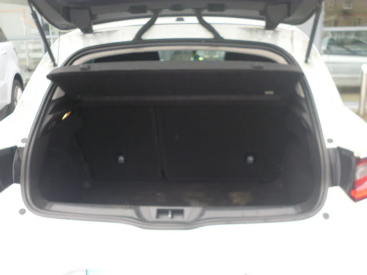 Renault Megane 1.3L 140 GPF ICONIC 2019 - Image 4