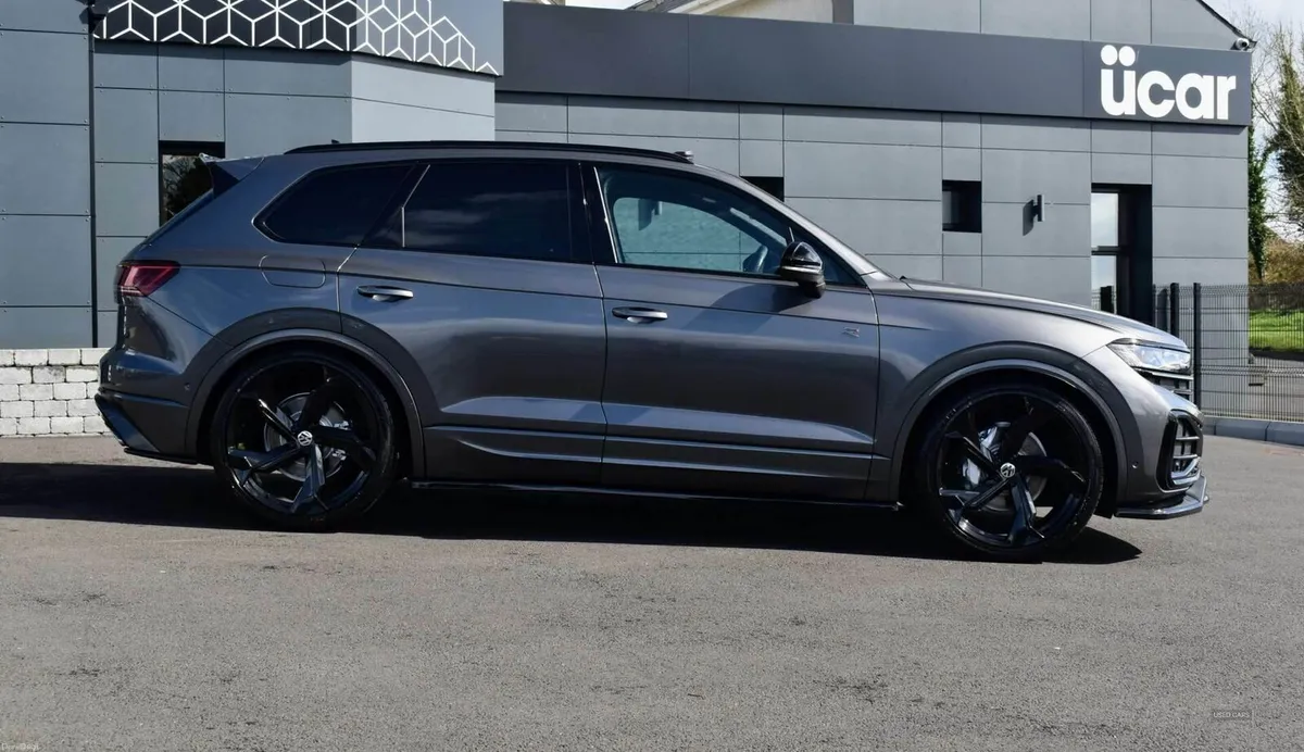 Volkswagen Touareg 3.0 Touareg V6 Black Edition TD - Image 4