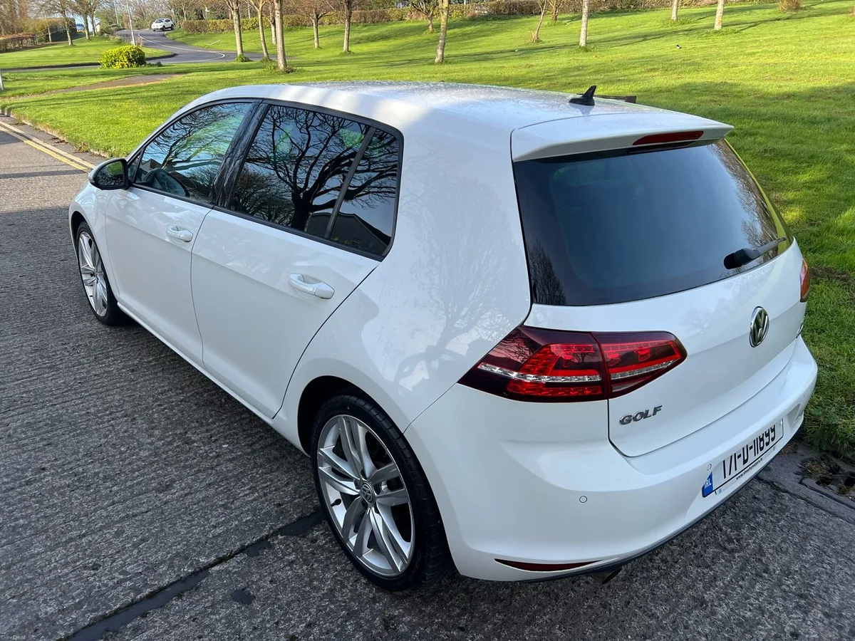 2017 VW Golf 1.6 TDI Highline Black Leathers - Image 4