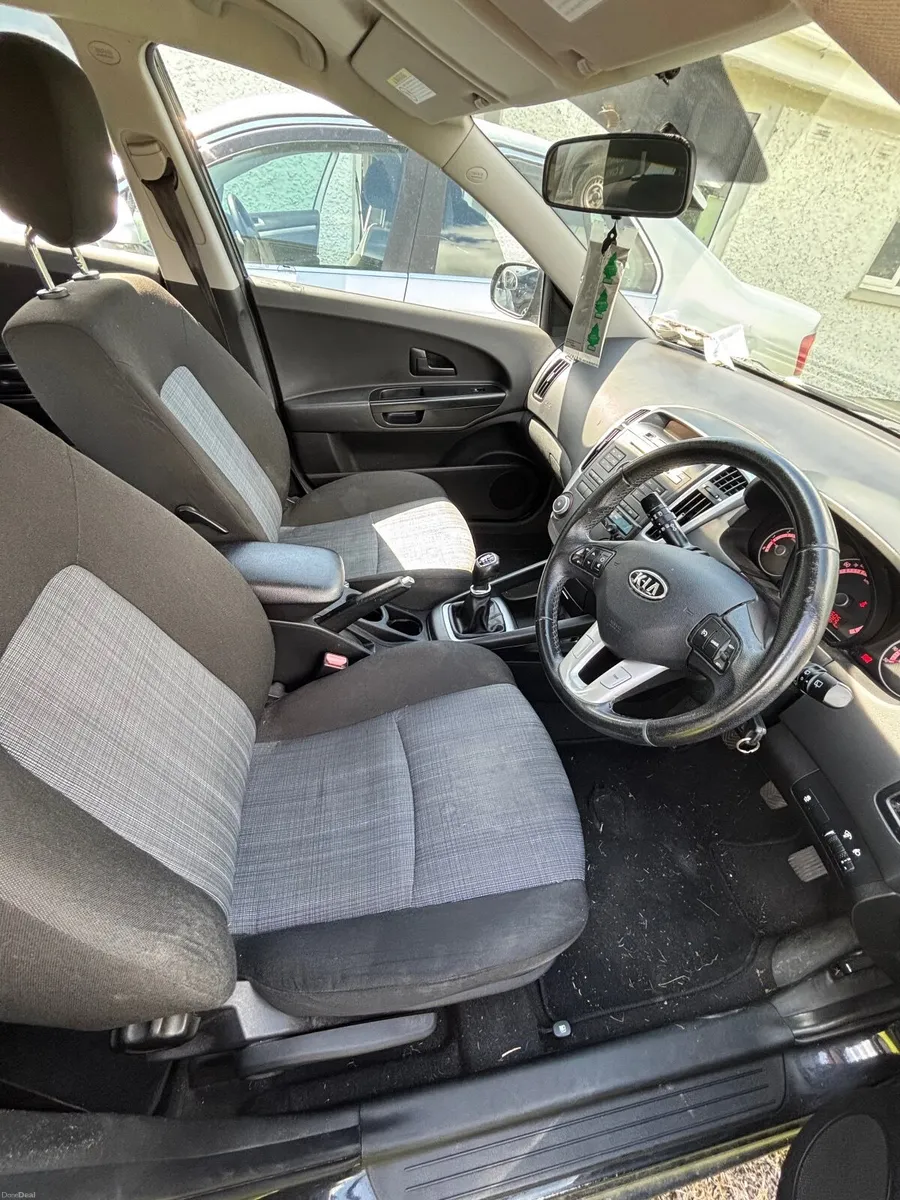 Kia Ceed 2012 - Image 2