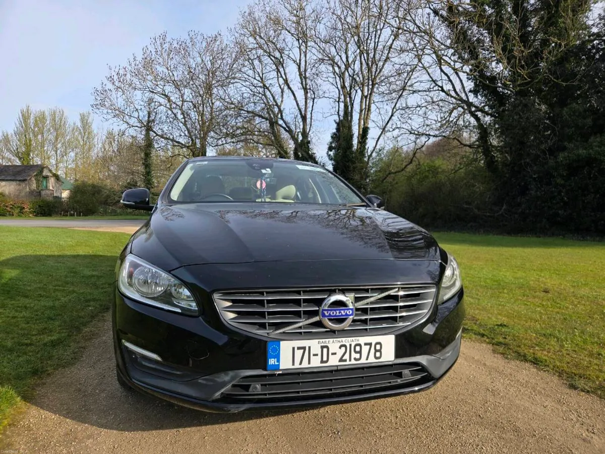 2017 VOLVO S60 VERY LOW KM - Image 4