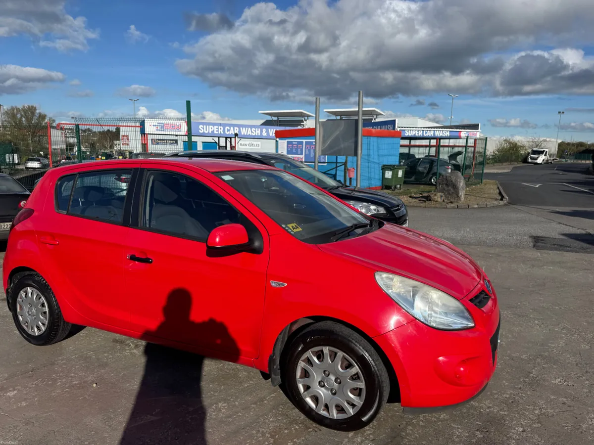 Hyundai i20 2009 - Image 2