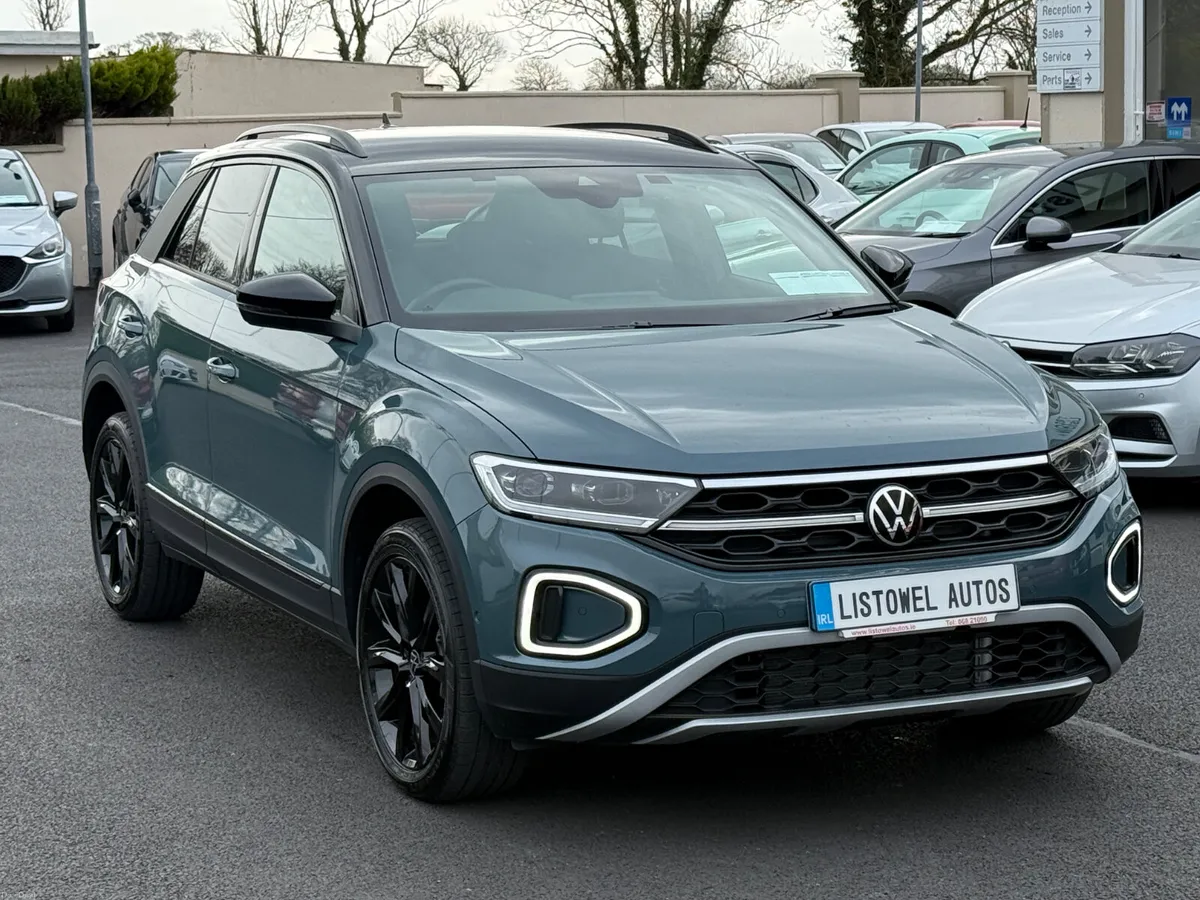 241 VW T-ROC STYLE BLACK PACK 2.0 AUTO 150BHP - Image 4