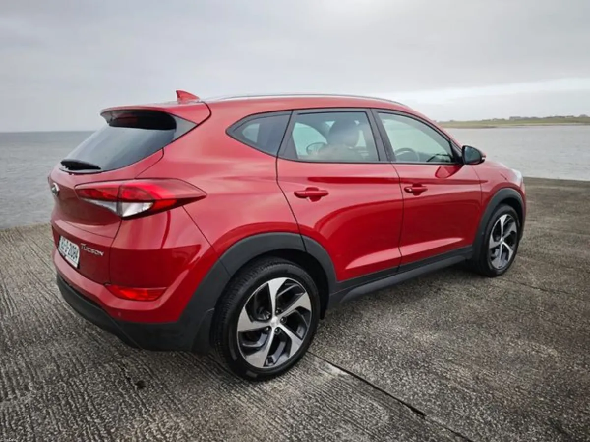 Hyundai Tucson ix35 Executive SE 5DR - Image 3