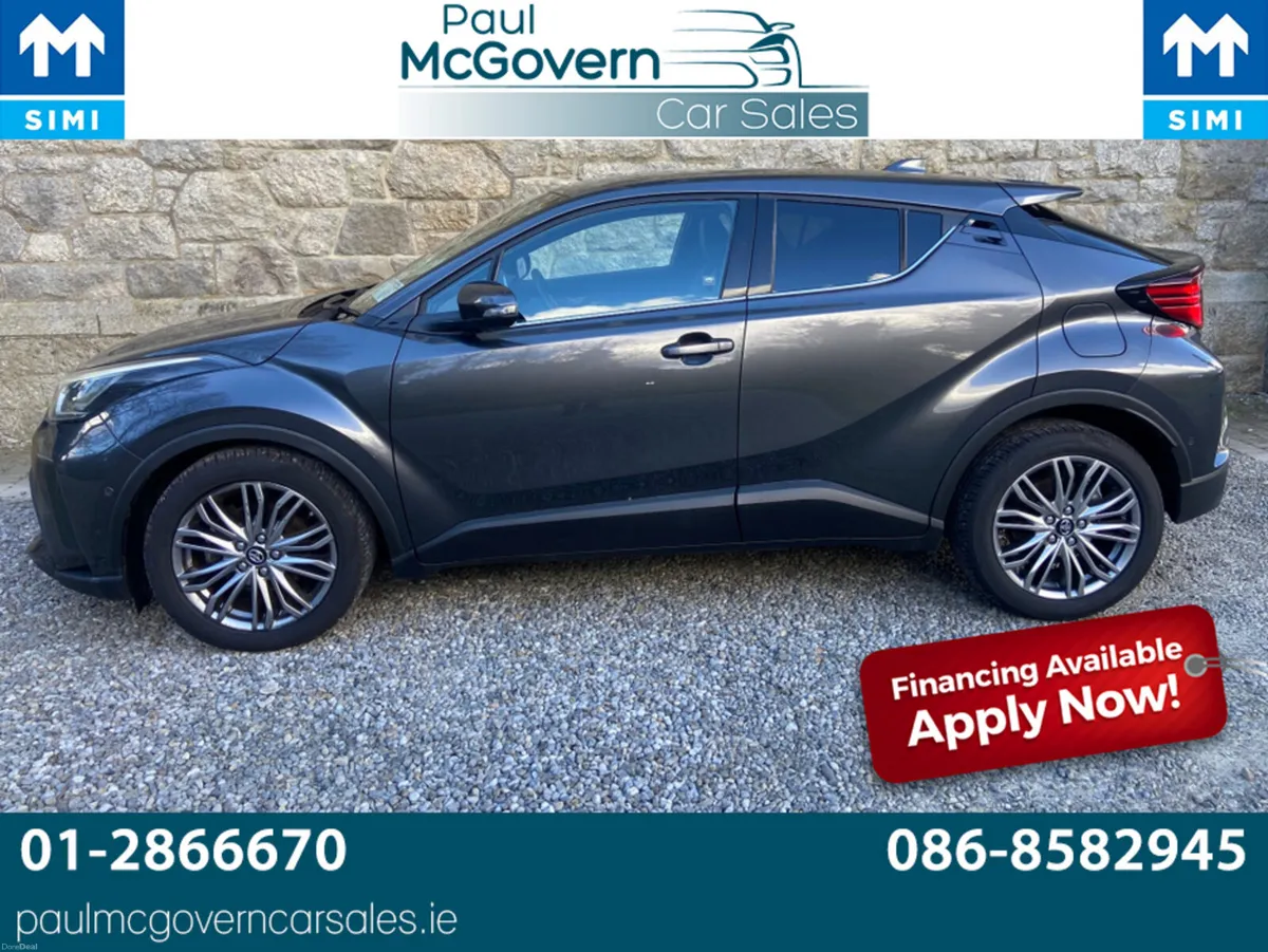 Toyota C-HR HYBRID SOL  AUTO**//**REVERSE CAMERA** - Image 4