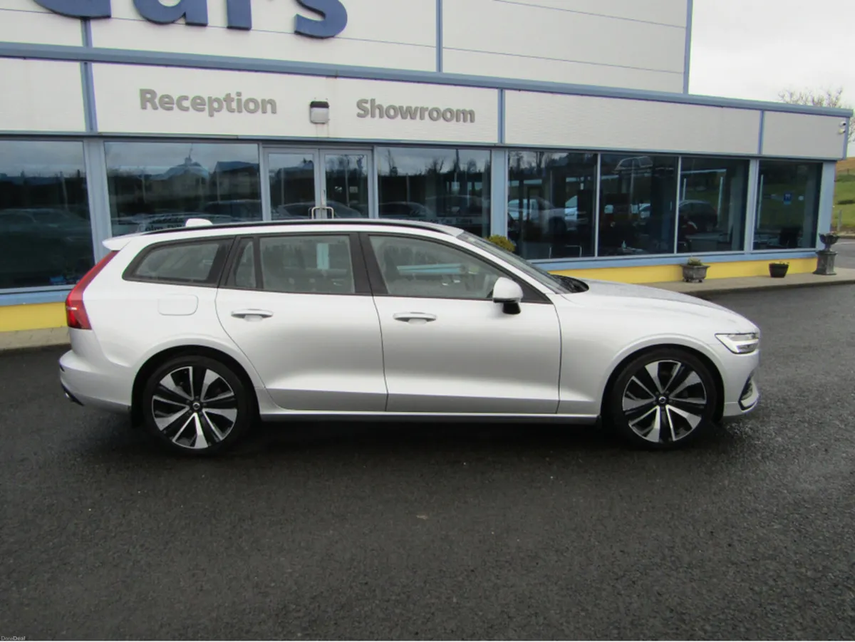Volvo V60 D4 MOMENTUM AT 5DR AUTO 190BHP - Image 3