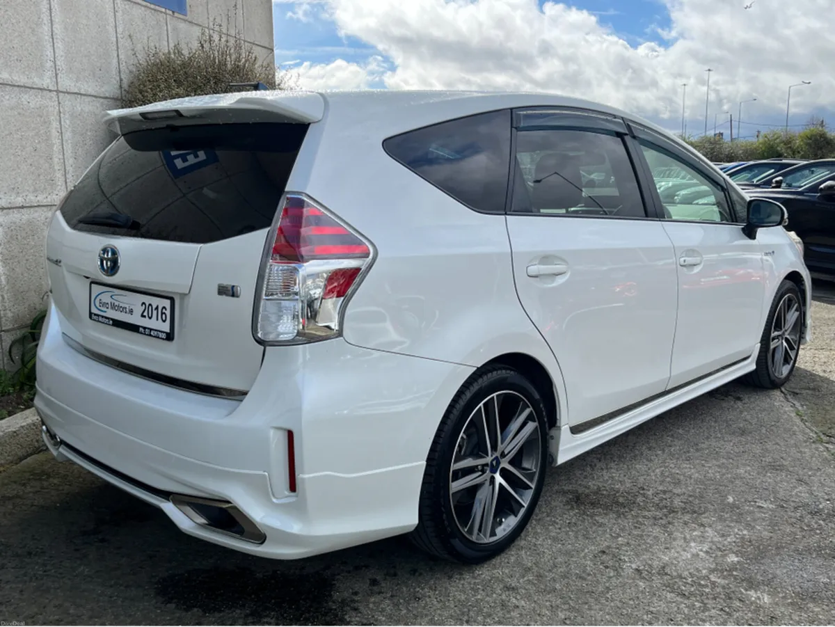 Toyota Prius 7 SEATER MODELLISTA AUTOMATIC HYBRID - Image 4