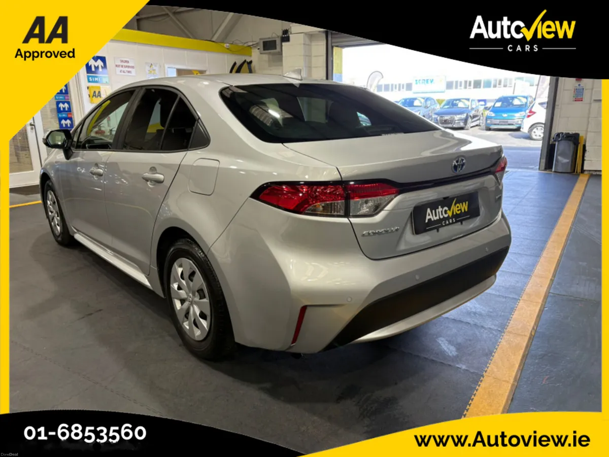 Toyota Corolla Saloon 1.8 Self-Charging Hybrid Aut - Image 4