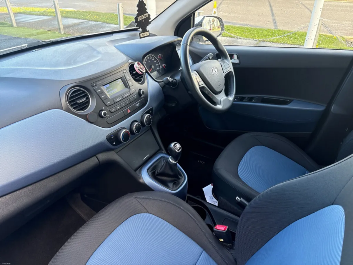 Hyundai i10 DELUXE 4DR - Image 3