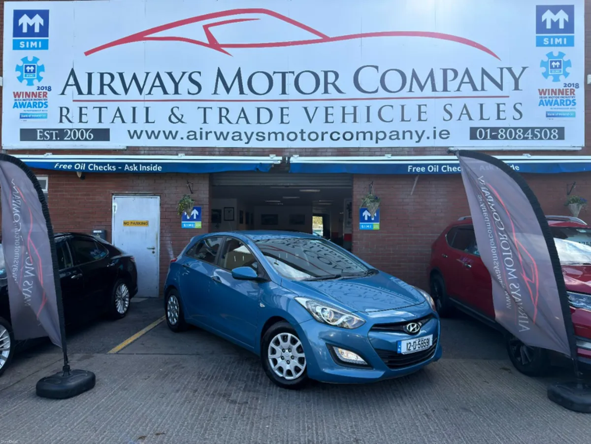 Hyundai i30 1.4 P CLASSIC 5DR - LOW KMS - MINT - Image 1